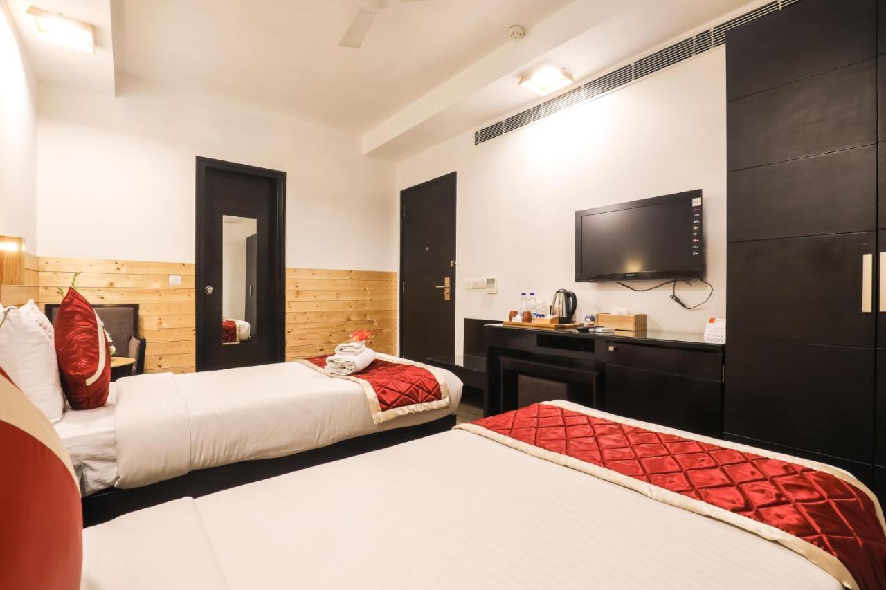 Siesta Basil - Okhla Hotel New Delhi Exterior photo